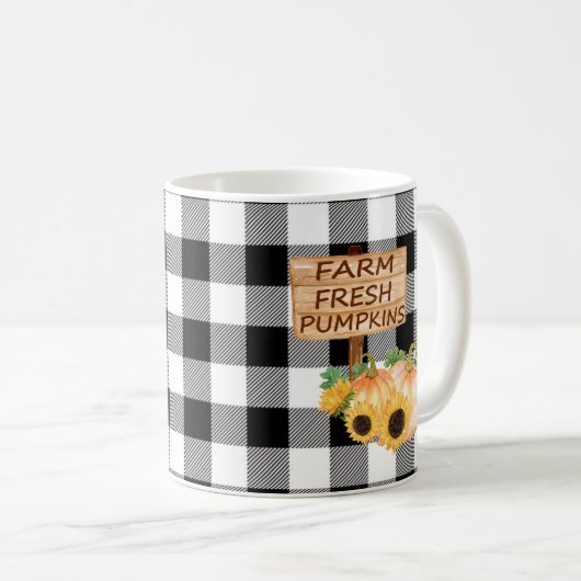 黒素朴と白の格子柄と秋カボチャ コーヒーマグカップ (正面右)