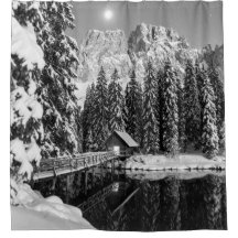 黒素朴白の山の風景バスルーム