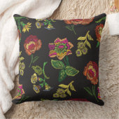 黒背景に刺繍の花 クッション (ブランケット)