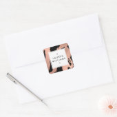 黒背景に抽象的なローズゴールドの筆跡 スクエアシール (封筒)