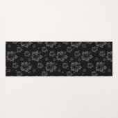 黒背景に黒い花のイラストレーション ヨガマット (裏面(横))