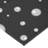 黒背景のパール模様 テーブルクロス (アングル)