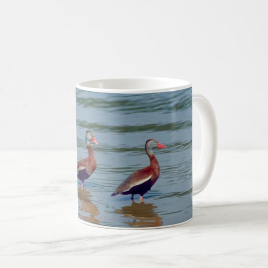 黒膨らまされた笛を吹くアヒル コーヒーマグカップ (正面右)