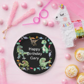 黒色背景の恐竜の誕生日パーティー ペーパープレート (パーティー)
