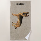 黒褐色のドイツの羊飼い犬と名前をカスタムする ビーチタオル (正面)