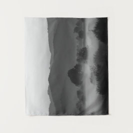 黒転が白の谷を霧が通る タペストリー