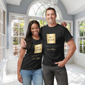 黒金ゴールドのロゴ名の署名 Tシャツ