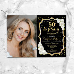 黒金ゴールド白写真第50誕生日 招待状<br><div class="desc">エレガントフローラ50歳の誕生日の招待状と写真。グラム白黒デザインとフェイクグリッター金ゴールド。白いバラ、スクリプトフォント、紙吹雪を備えている。大人スタイリッシュのお祝いパーティーに最適。独自の詳細でパーソナライズどんなカスタマイズ年でもいい！印刷されたZazzle招待状または即時ダウンロードのデジタル印刷可能なテンプレート。</div>
