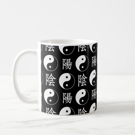 黒隠陽シンボル中国の文字パターン コーヒーマグカップ (左)
