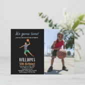 黒青バスケットボール誕生日写真付き 招待状 (スタンド正面)
