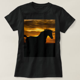 黒馬の日の入りシルエット Tシャツ