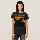 黒馬の日の入りシルエット Tシャツ (正面フル)