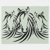 黒馬頭緑 フリースブランケット (正面(横))