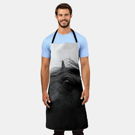 黒馬 エプロン (着用した状態)