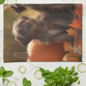 黒髪のポインティンググリフォンの子犬の秋 キッチンタオル (折り畳み)