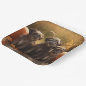 黒髪のポインティンググリフォンの子犬の秋 ペーパープレート (傾斜あり)