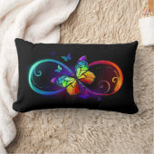 黒鮮やかに虹の蝶がある無限大 ランバークッション (ブランケット)