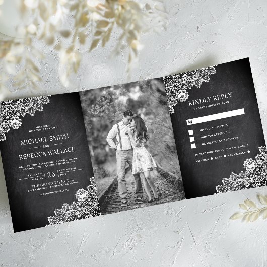 黒黒板 白レース 結婚式 写真 三つ折り招待状