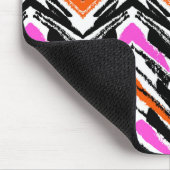 黒、オレンジ、ピンクの手描き山形 マウスパッド (コーナー)