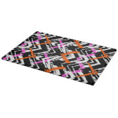 黒、オレンジ、ピンクの手描き矢印パターン カッティングボード (角)