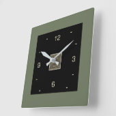 黒(クリーム数値とオリーブ縁ど) スクエア壁時計 (傾斜)