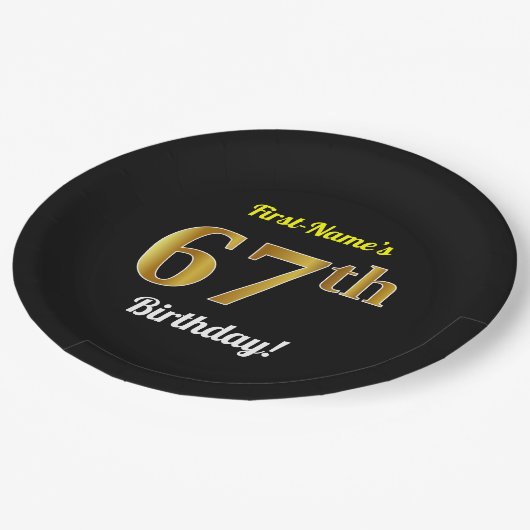 黒、フェイクな金ゴールドの第67誕生日 + 名前をカスタムする ペーパープレート (アングル)