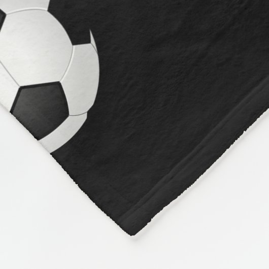 黒、女の子のための白くパーソナライズなサッカーのギフト フリースブランケット (角)
