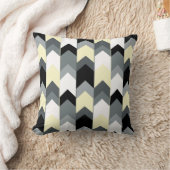 黒、灰色、黄の山形 クッション (ブランケット)