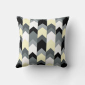 黒、灰色、黄の山形 クッション (裏面)