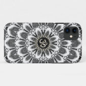 黒+白い花の銀Omの穹窖のiPhone 5 Case-Mate iPhoneケース (裏面(横))