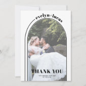 黒、白のアーチとタイポグラフィの写真結婚の サンキューカード (正面)