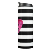 黒 + 白のストライプの水彩画のハートのモノグラム タンブラー (回転右)