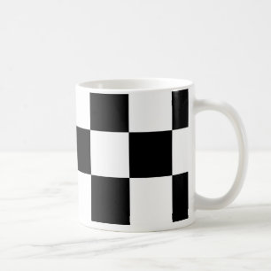 黒、白のチェッカーボードマグ コーヒーマグカップ