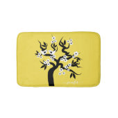 黒、白の愛の鳥のさくらんぼツリー黄色 バスマット (正面)