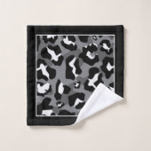 黒、白、グレーのヒョウのプリントとモノグラム バスタオルセット (ウォッシュタオル)