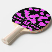 黒/白、モノグラムにピンクのハートを当てる 卓球ラケット (正面アングル)