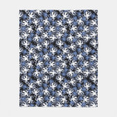 黒、白、青のタコのシームレスパターン フリースブランケット (正面)