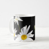 黒、聖書の詩の希望及び祈りの言葉の白いデイジー コーヒーマグカップ (正面左)