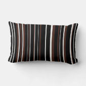 黒、茶色、白のバーコードのストライプ ランバークッション (裏面)