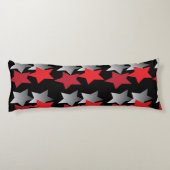 黒、赤、グレーの毛布 ボディピロー (裏面)