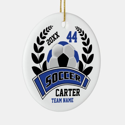 黒、青、白のパーソナライズされたサッカー⚽ セラミックオーナメント (右)