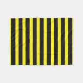 黒、黄色の蜂そっくりのストライプなパターン フリースブランケット (正面(横))