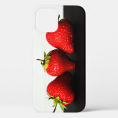 黒Iphcnaの上の白のイチゴ Case-Mate iPhoneケース (裏面)
