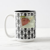 黒nホワイトダマスクジュエリーブリンベビーガール ツートーンマグカップ (左)