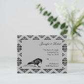 黒Ravenゴシック枠結婚式RSVPポストカード インビテーションポストカード (スタンド正面)