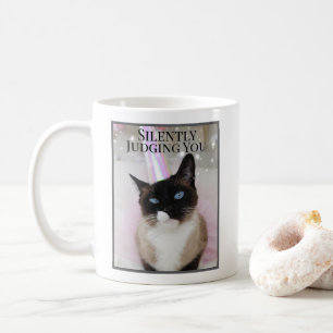 黙々とピンクのトゥツでかわいい猫を判断 コーヒーマグカップ