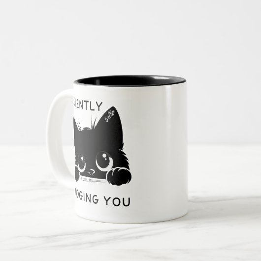 黙って判断するかわいい黒猫パーソナライズされた ツートーンマグカップ (正面左)