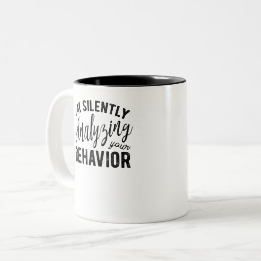 黙って行動を分析する ツートーンマグカップ (正面左)