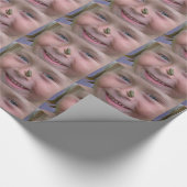 鼻の上のカエル ラッピングペーパー (角)