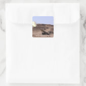 鼻先から炎と煙が出る スクエアシール (バッグ)